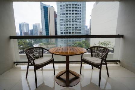 Best Lounge Chairs for Balcony: Comfort That Fits Your Outdoor Space