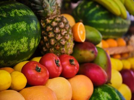 Low-Carb Fruits: A Nutritious Guide to Enjoying Sweetness Without Excess Carbs