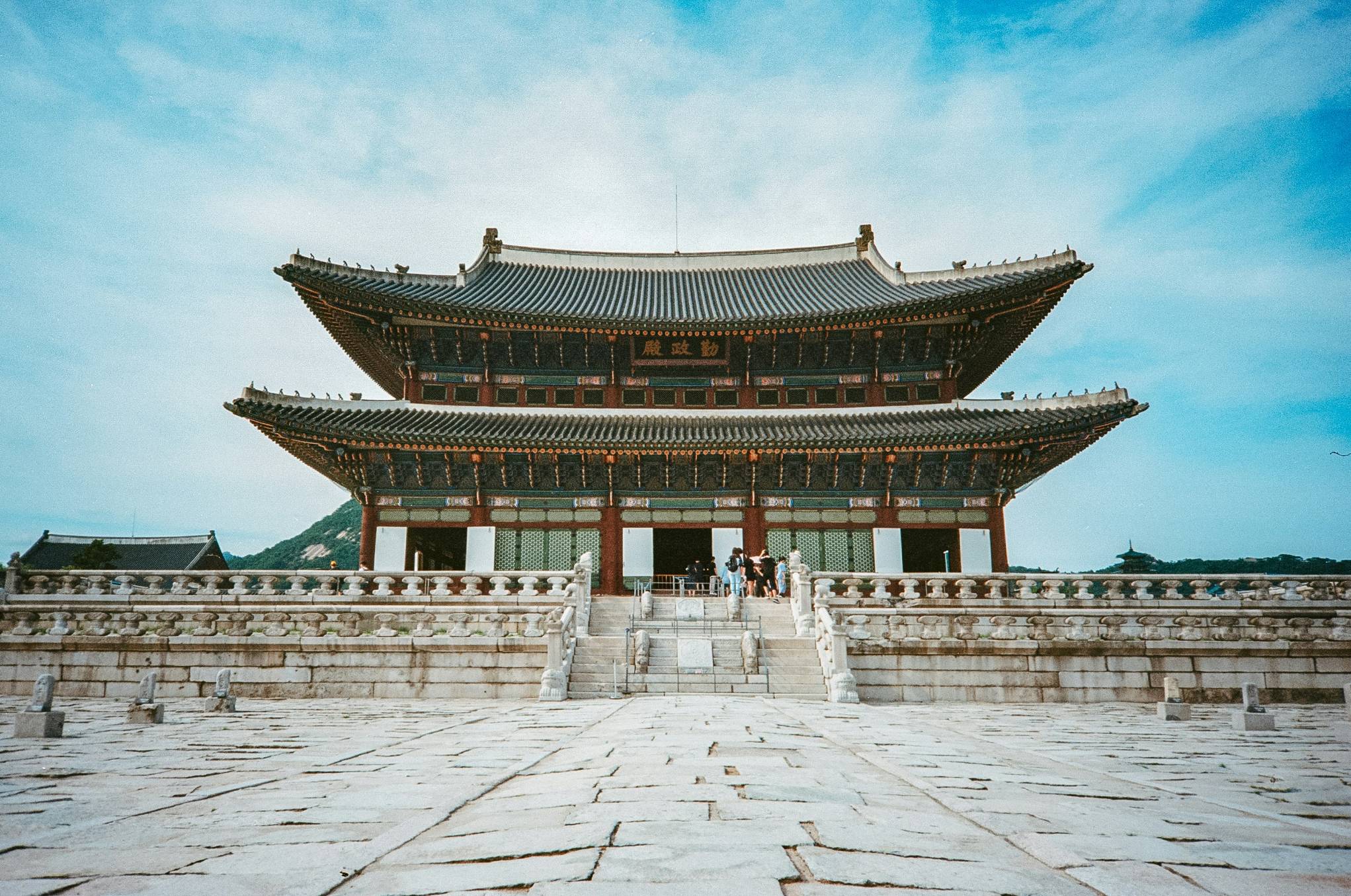 Explore Seoul’s Royal Legacy: A Complete Guide to Gyeongbokgung Palace