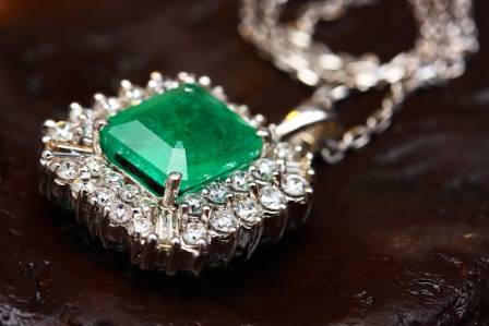 Diversity in Modern Emerald Jewelry