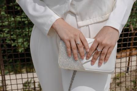 What is a Clutch Bag and When to Wear It
