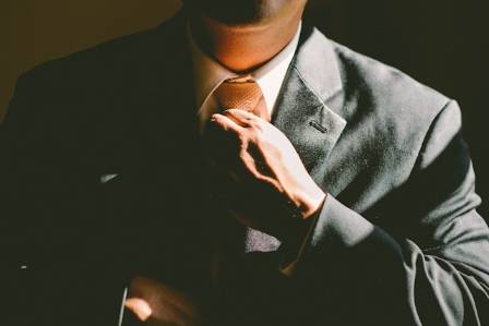 The Psychology of Suits: How Sharp Tailoring Elevates Confidence and Perception