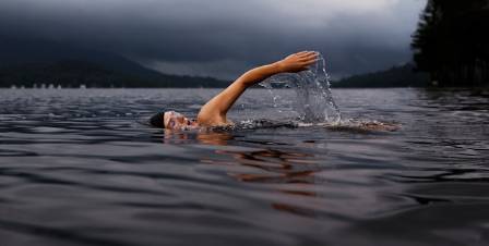 Why Does Swimming Make People Relax ? 